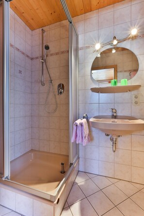 Shower, towels