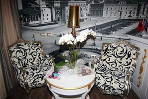 ฝ่ายต้อนรับ