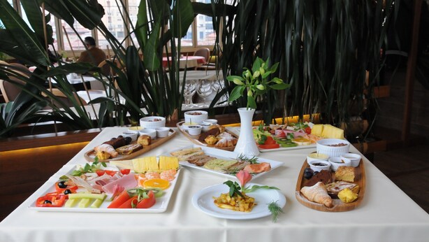 Petit déjeuner continental compris