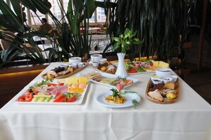 Breakfast meal - Hotel Boutique Restorant GLORIA (Tirana)