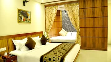 Premium bedding, minibar, in-room safe, desk