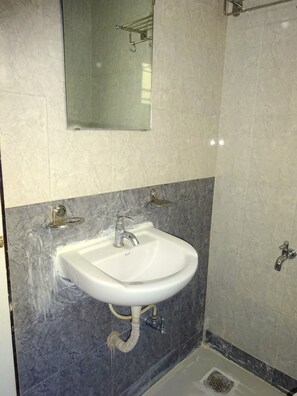 Shower, towels