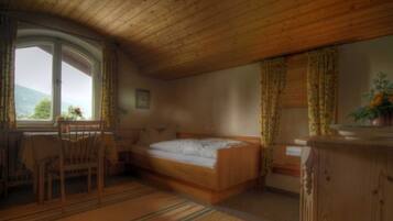 1 bedroom, bed sheets