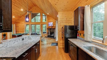 Fridge, microwave, stovetop, dishwasher