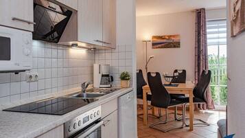 Kühlschrank, Mikrowelle, Geschirrspüler