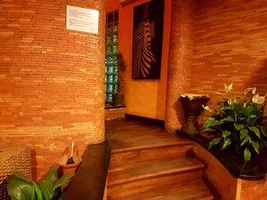 Interior entrance - Sole Hotel (Antananarivo)