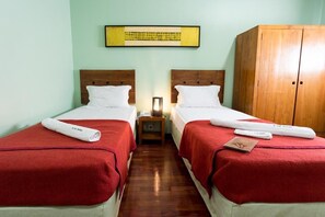 1 dormitorio, ropa de cama de alta calidad, caja fuerte y escritorio