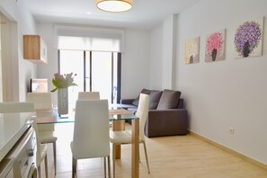 Televisie en een open haard