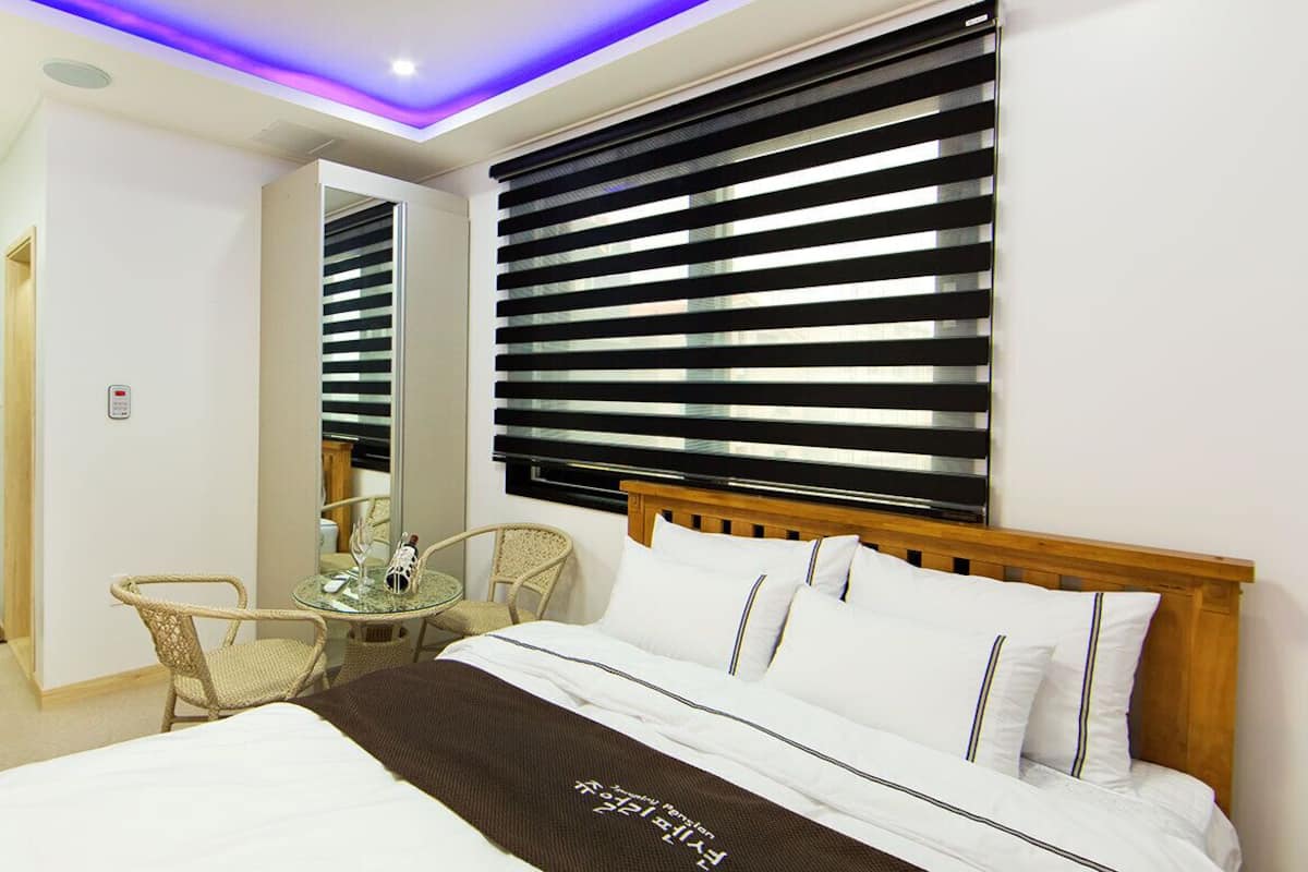 Room (205) | 1 bedroom, premium bedding, individually decorated