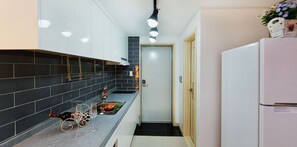 Rom (104) | Eget tekjøkken | Kjøleskap, mikrobølgeovn, kokeplater og vannkoker