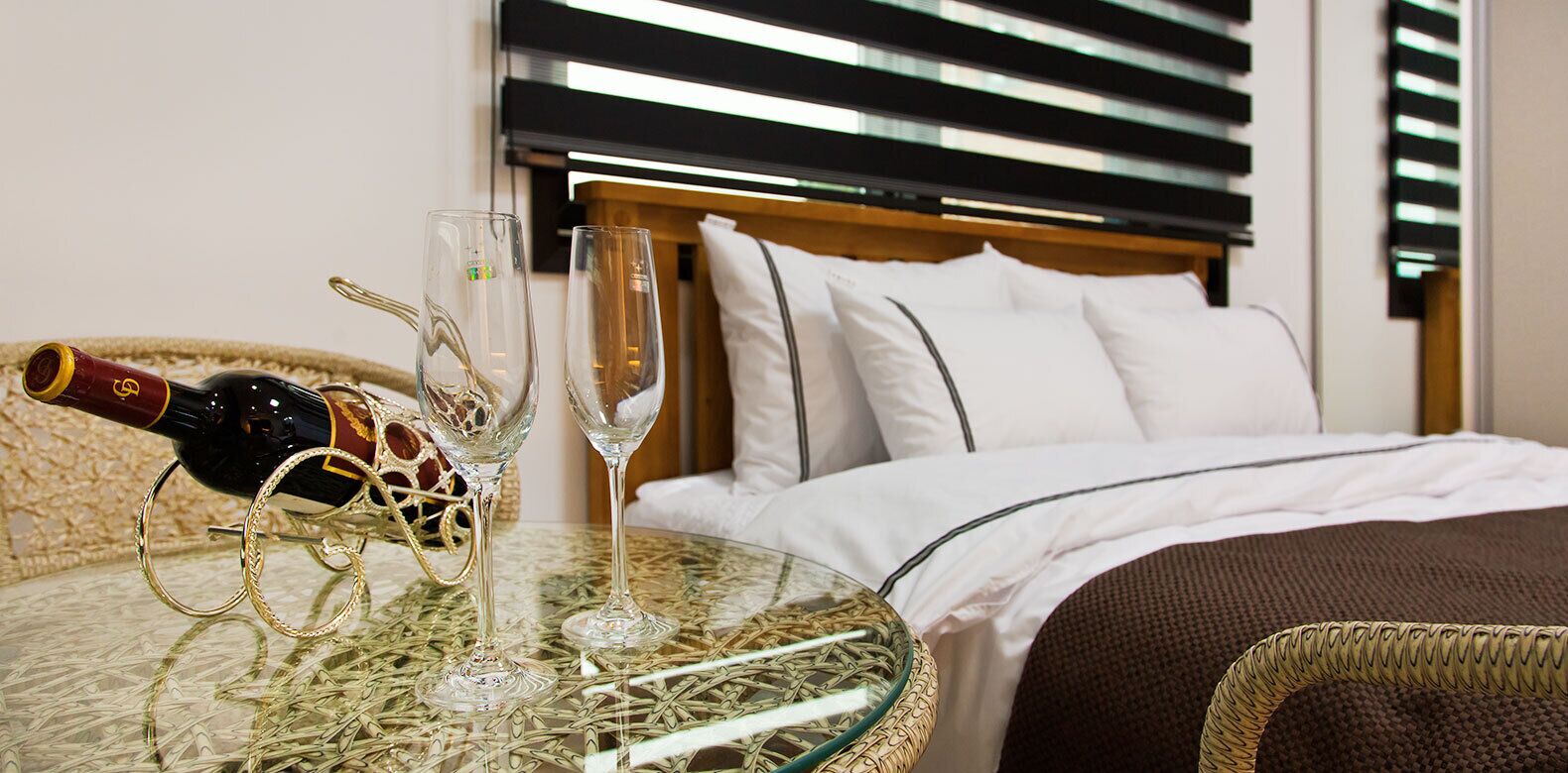 Habitación (201) | Ropa de cama de alta calidad y decoración individual