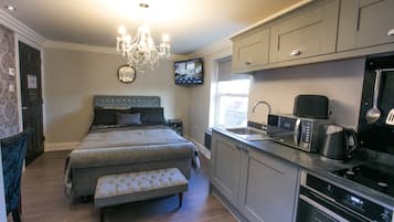 1 bedroom, desk, iron/ironing board, free WiFi