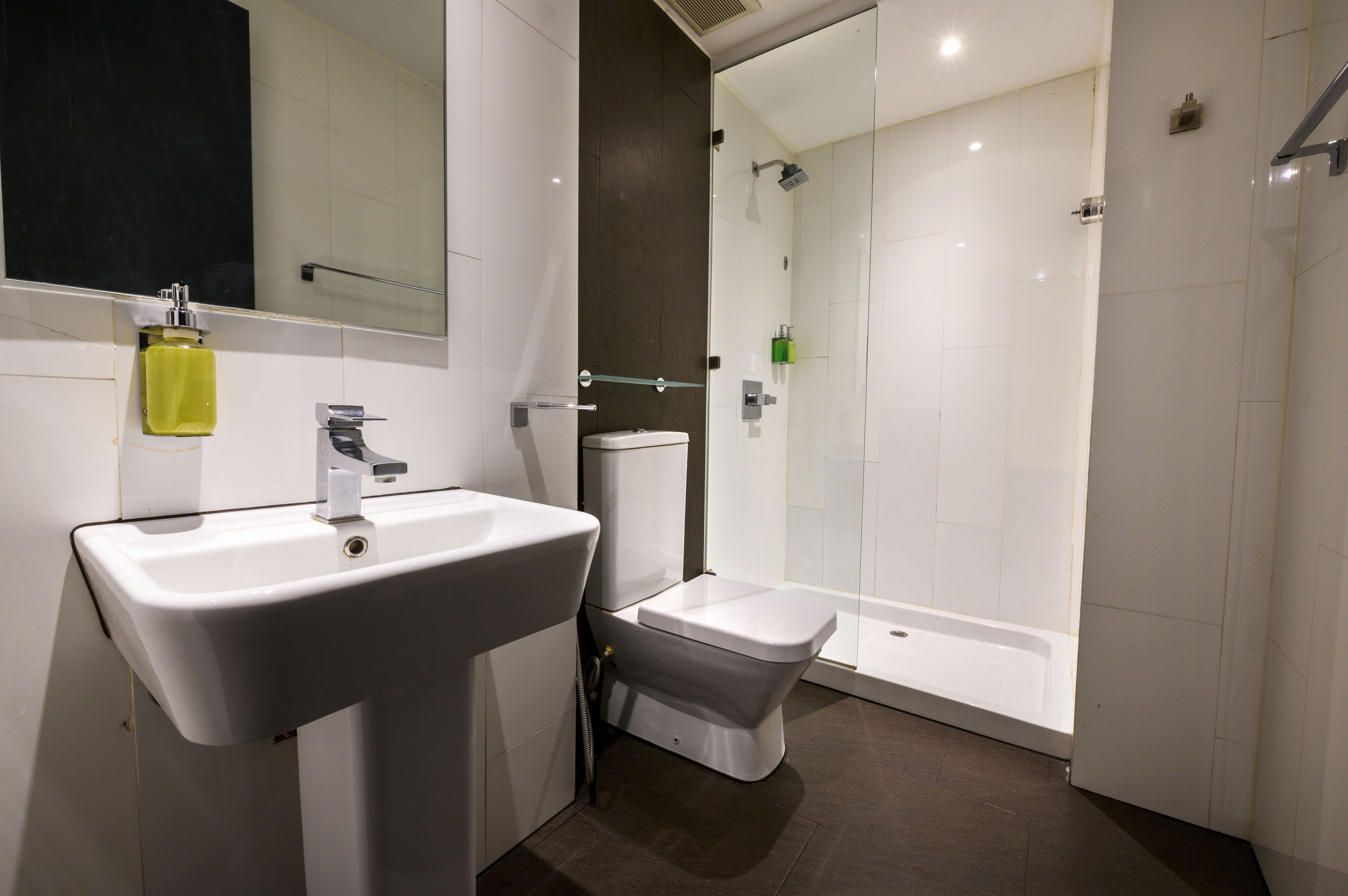 flamingo room | bathroom | free toiletries, hair dryer, slippers, bidet