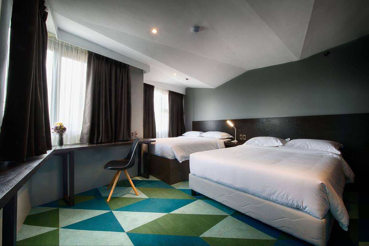 Flamingo Room | In-room safe, desk, laptop workspace, iron/ironing board (on request)