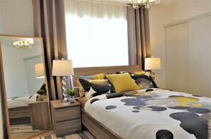 3 室のベッドルーム、アイロン / アイロン台、WiFi、ベッドシーツ