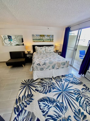 1 slaapkamer, een strijkplank/strijkijzer, gratis wifi, beddengoed