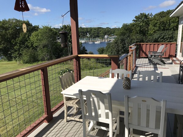 Property grounds - LARGE WATERFRONT HOME-Stunning harbor views-Walk to town-Large Deck-summer dates (Belfast)