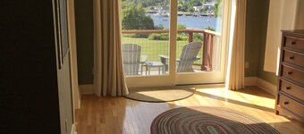 LARGE WATERFRONT HOME-Stunning harbor views-Walk to town-Large Deck-summer dates