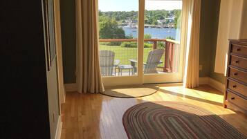 5 bedrooms, free WiFi, bed sheets