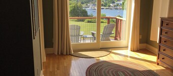 LARGE WATERFRONT HOME-Stunning harbor views-Walk to town-Large Deck-summer dates