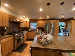 Fridge, microwave, oven, stovetop - The Best Kenai Peninsula Base Camp. (Sterling)