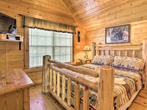 6 bedrooms, iron/ironing board, free WiFi, bed sheets