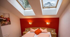 2 chambres, coffres-forts dans les chambres, Wi-Fi, draps fournis