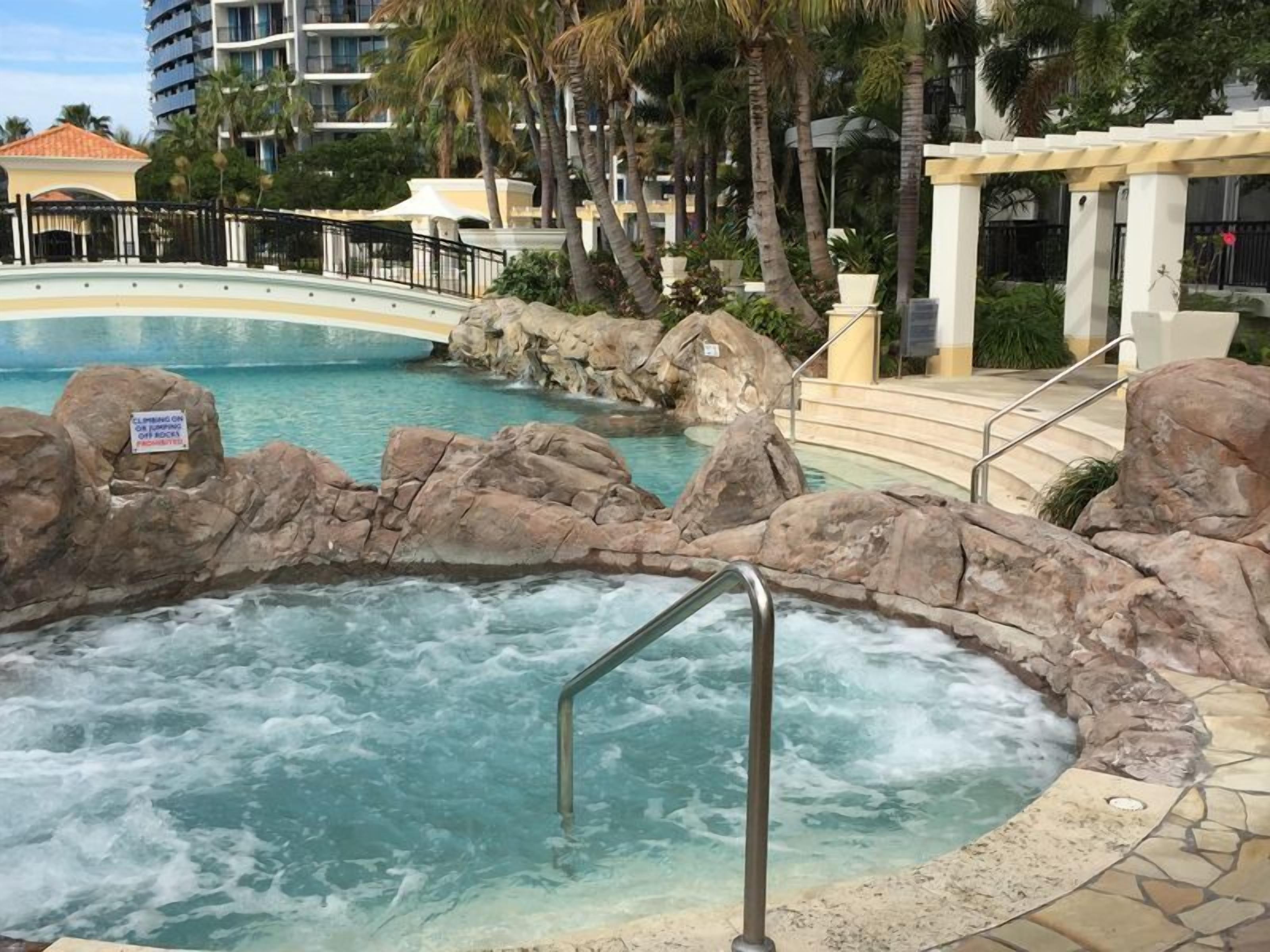 Luxury Resort Chevron Renaissance in the heart of Surfers Paradise — image 9