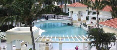 Piscina coperta, piscina all'aperto