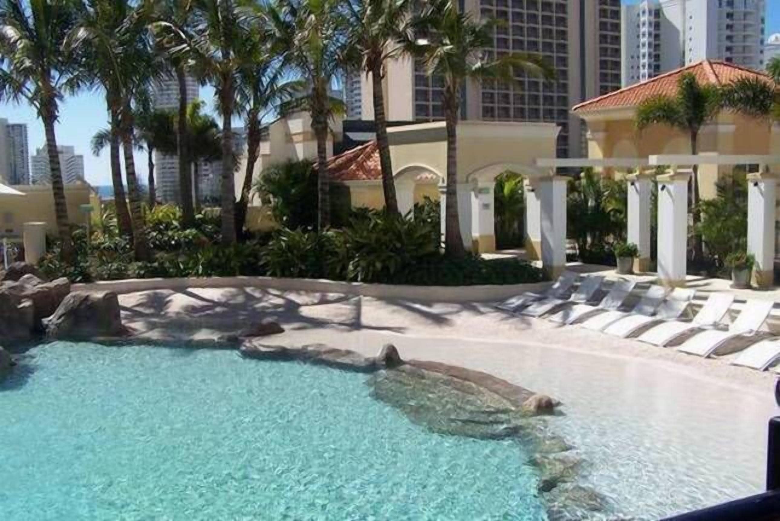 Luxury Resort Chevron Renaissance in the heart of Surfers Paradise — image 5