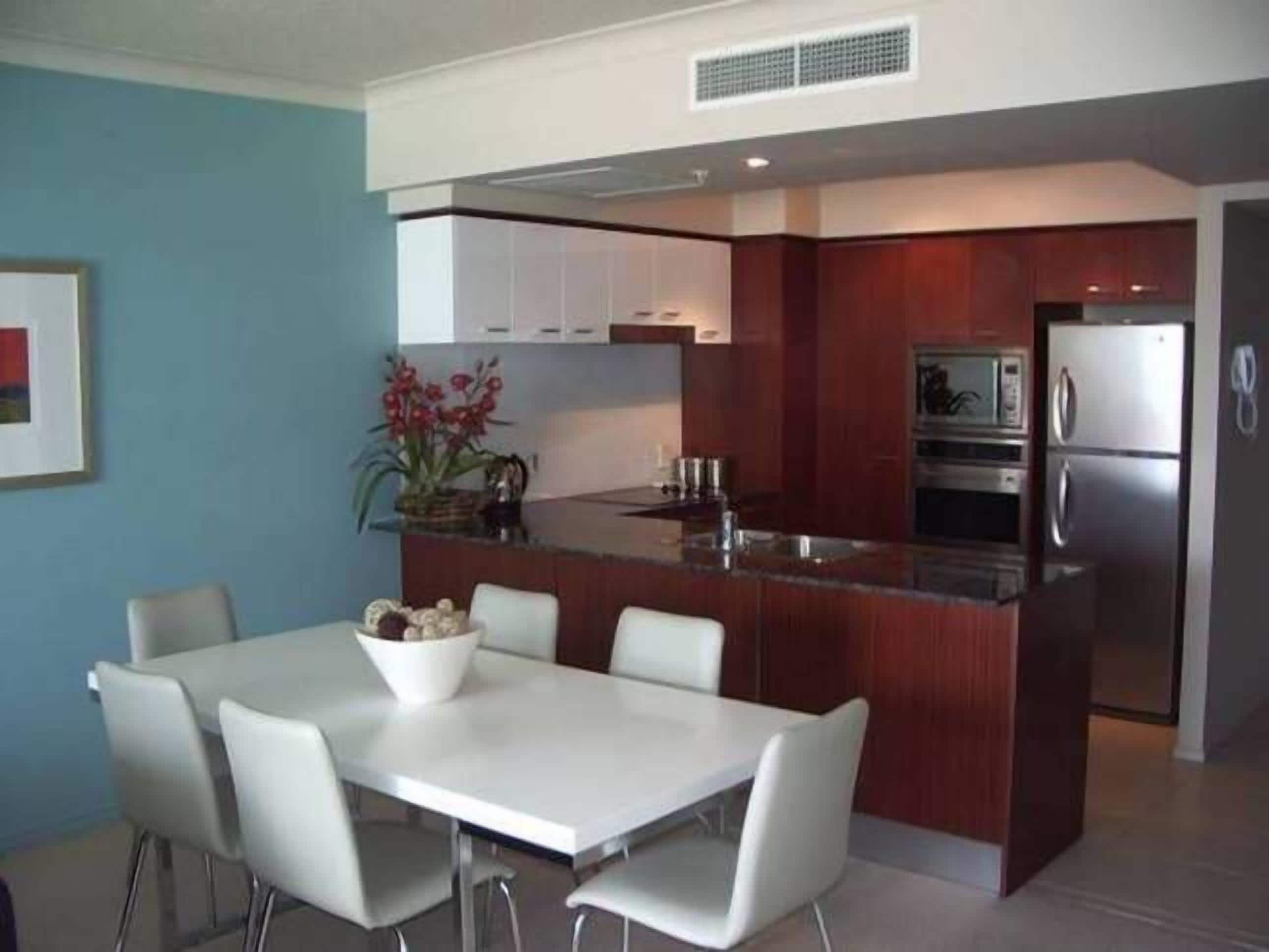 Luxury Resort Chevron Renaissance in the heart of Surfers Paradise — image 12