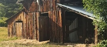 880 acre ranch in the Lake District of Argentina