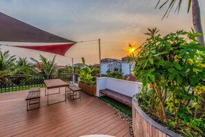 Villa Luxe, 2 chambres, piscine privée, en bord de piscine (3 Floors) | Terrasse/Patio