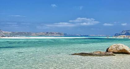 Private Paradise with heatable Pool & breathtaking Sea View.