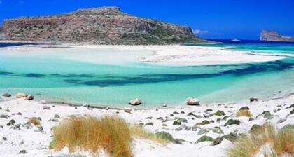 Private Paradise with heatable Pool & breathtaking Sea View.