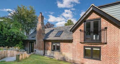 ★Tulip Tree Cottage★ Huge Garden+village setting+near Canterbury+dog friendly