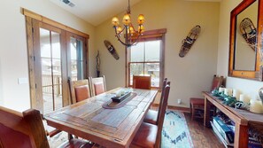Dining - Snowcreek Resort Vacation Rental 1152 (Mammoth Lakes)