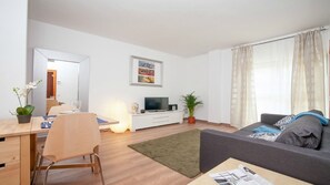 TV, DVD player, books, stereo