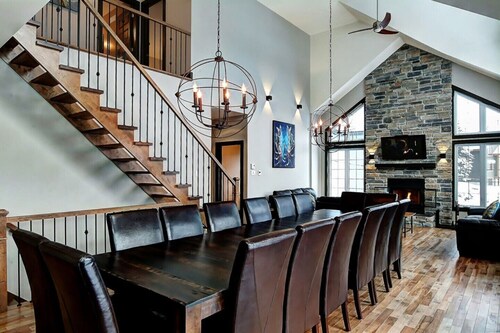 Luxury cottage, panoramic view over the entire valley/Ski Resort, 24 people