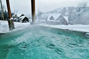 Bañera de hidromasaje exterior