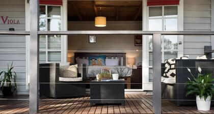 Viola @ Hepburn Springs