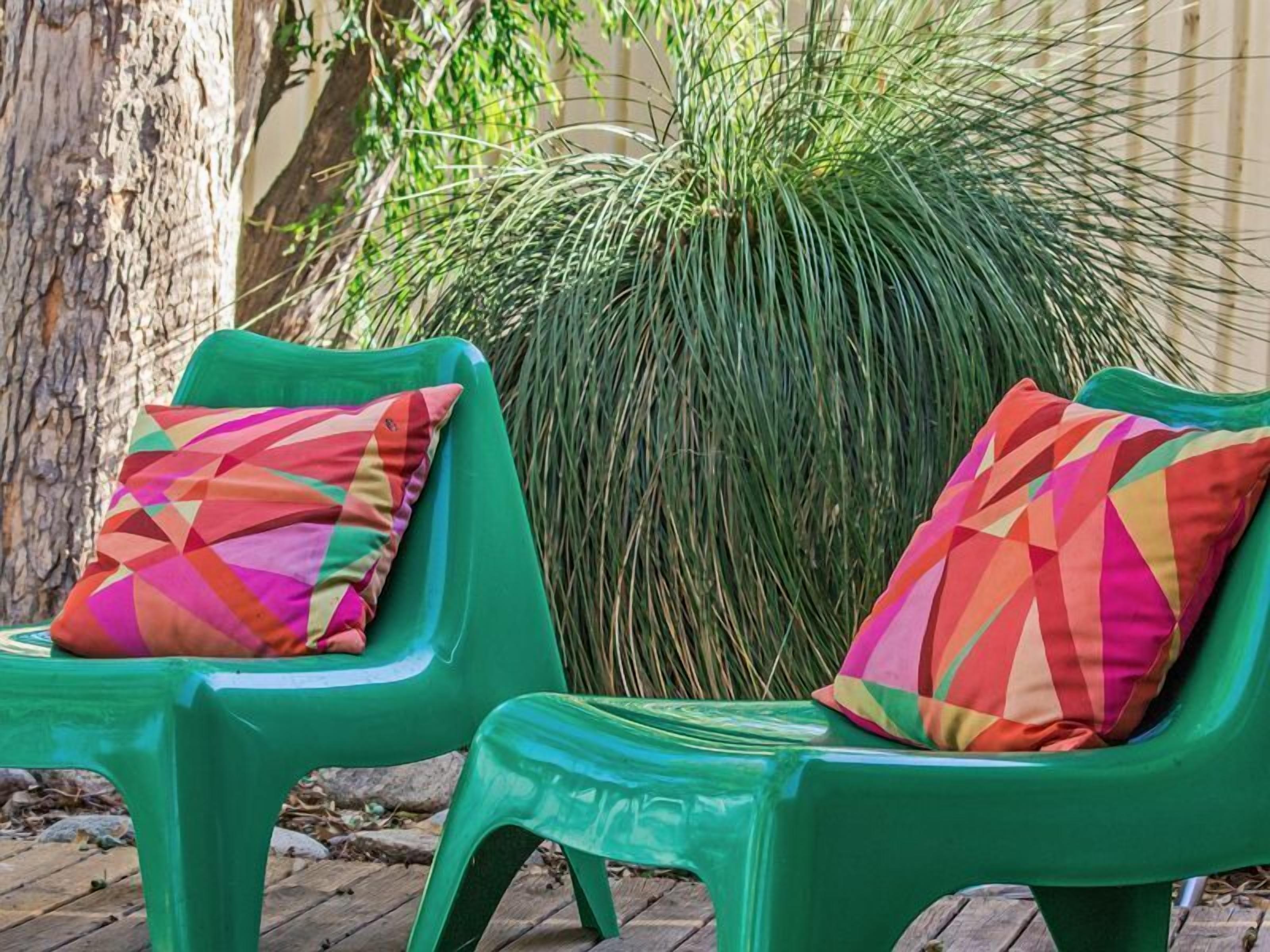 Amazing LOCATION! Only a 2 minute walk to both the beach and heart of town. — image 22