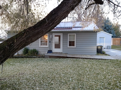 !!¡¡NUEVO!! Lujosa casa remodelada !!SIN HONORARIOS DE LIMPIEZA !!