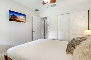 4 chambres, fer et planche à repasser, lit parapluie, Wi-Fi gratuit