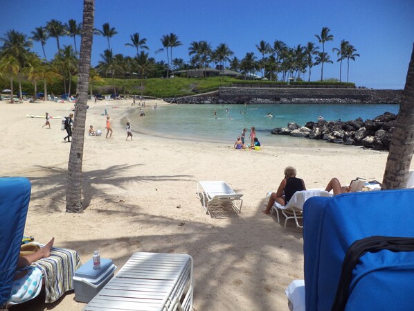 Beach nearby, sun-loungers, beach towels