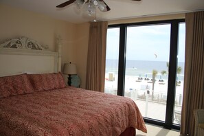 3 عدّة غرف نوم ومكواة/لوح كي وواي فاي مجانًا وملاءات أسرّة