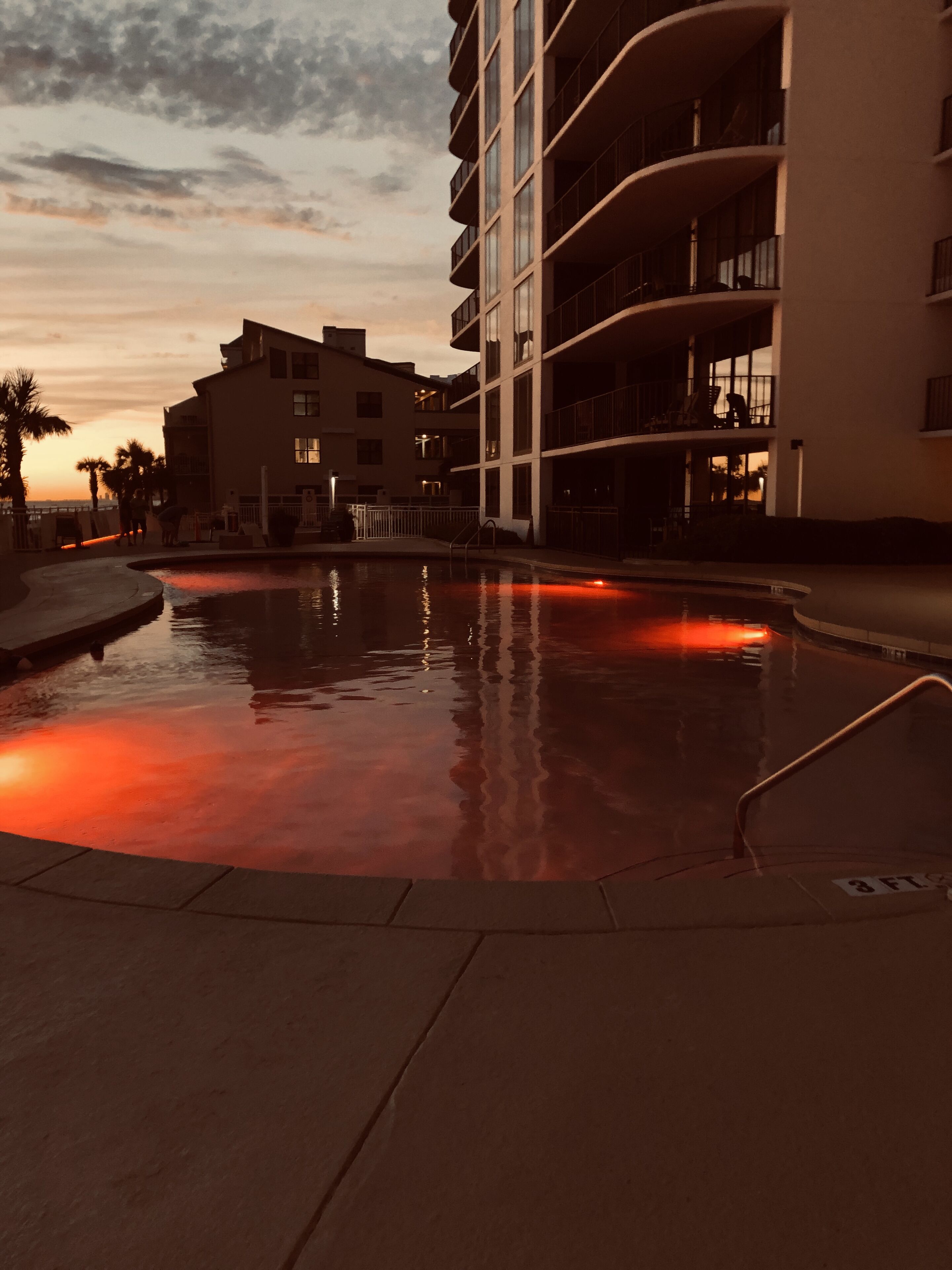 Piscina a l'aire lliure i piscina climatitzada 