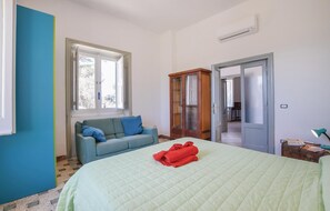 5 chambres, lit de bébé portatif, accès au Wi-Fi (inclus)