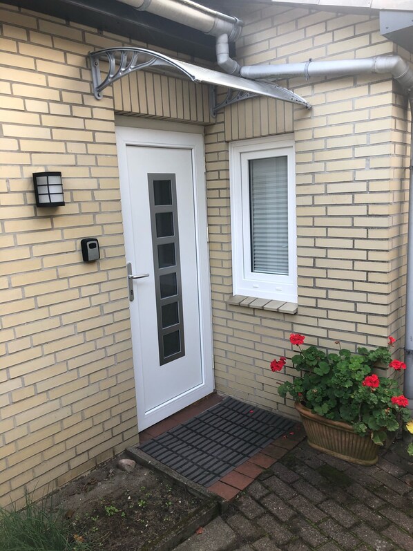 Exterior detail - In Wedel: small bungalow in the heart of the old town of Wedel for 2 people (Wedel)