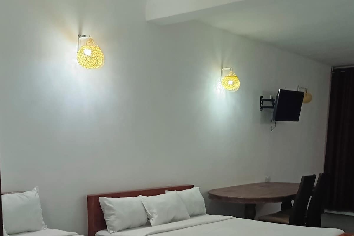1 chambre, literie de qualité supérieure, bureau